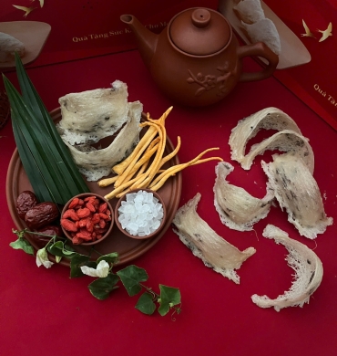 Yến thô tự nhiên - Ít lông - Trọng lượng 100g - Tặng kèm nhíp + Táo đỏ + Đường phèn